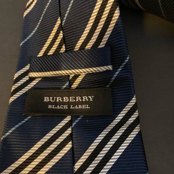 Burberry Men’s silk tie set - Picture 8 of 8